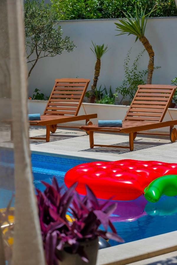 Mediteraneo Apartman *